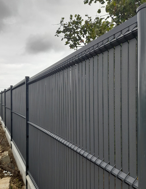 Cloture de jardin composite ajourée