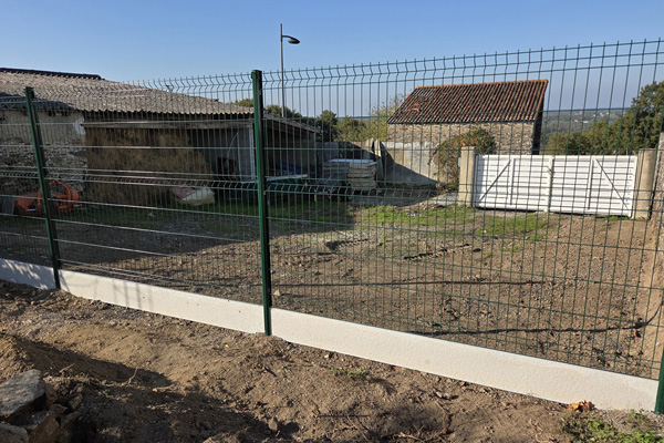 Clôture métallique en chantier
