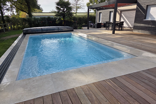 Pourtour piscine dallage